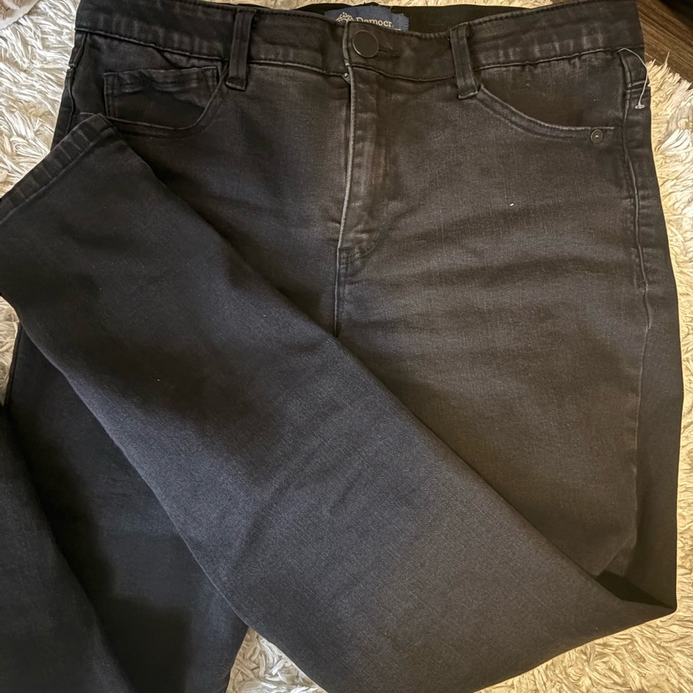 Democracy Women’s Charcoal Straight Jeans